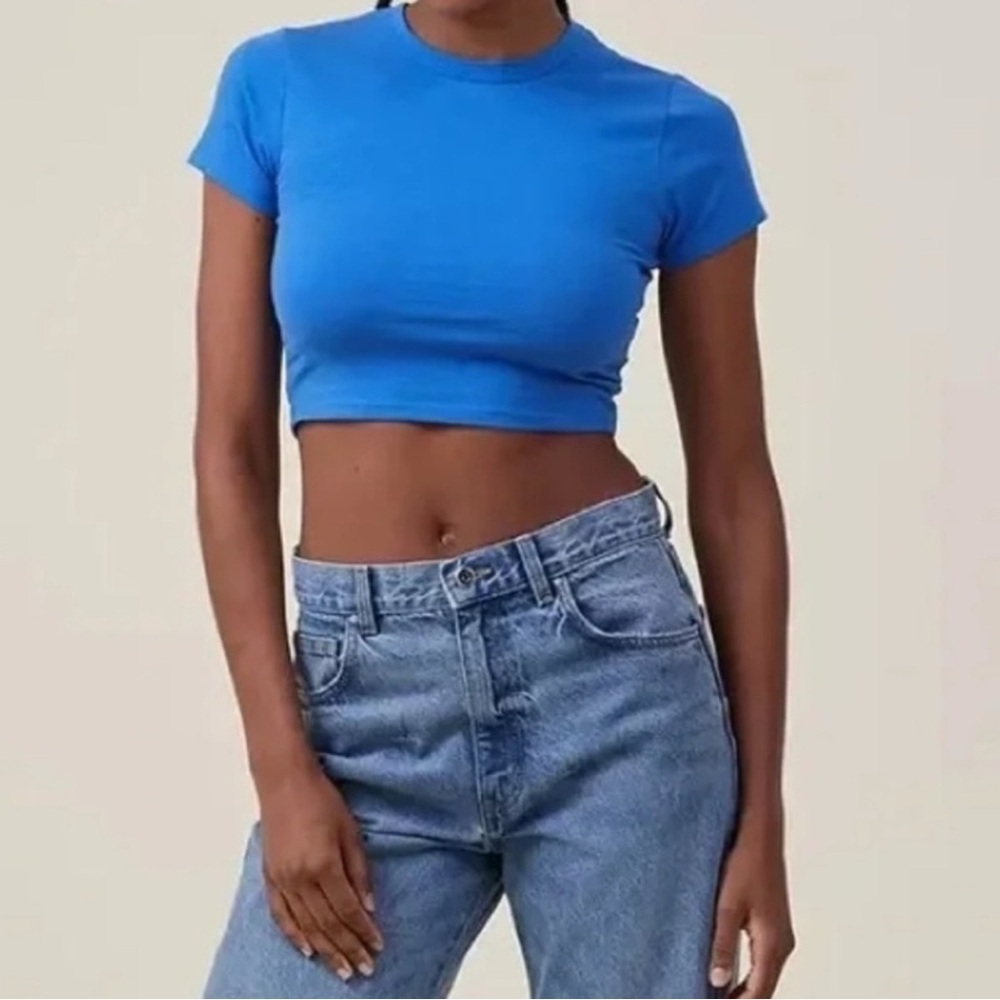 Cotton On Cropped Baby Tee - Picture 2 of 5